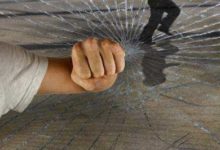 çalışan işçi dava açabilir mi?